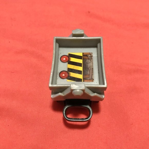 Mattel Geo Tracks - 1 locomotive and 2 freight cars - Picture 11 of 14